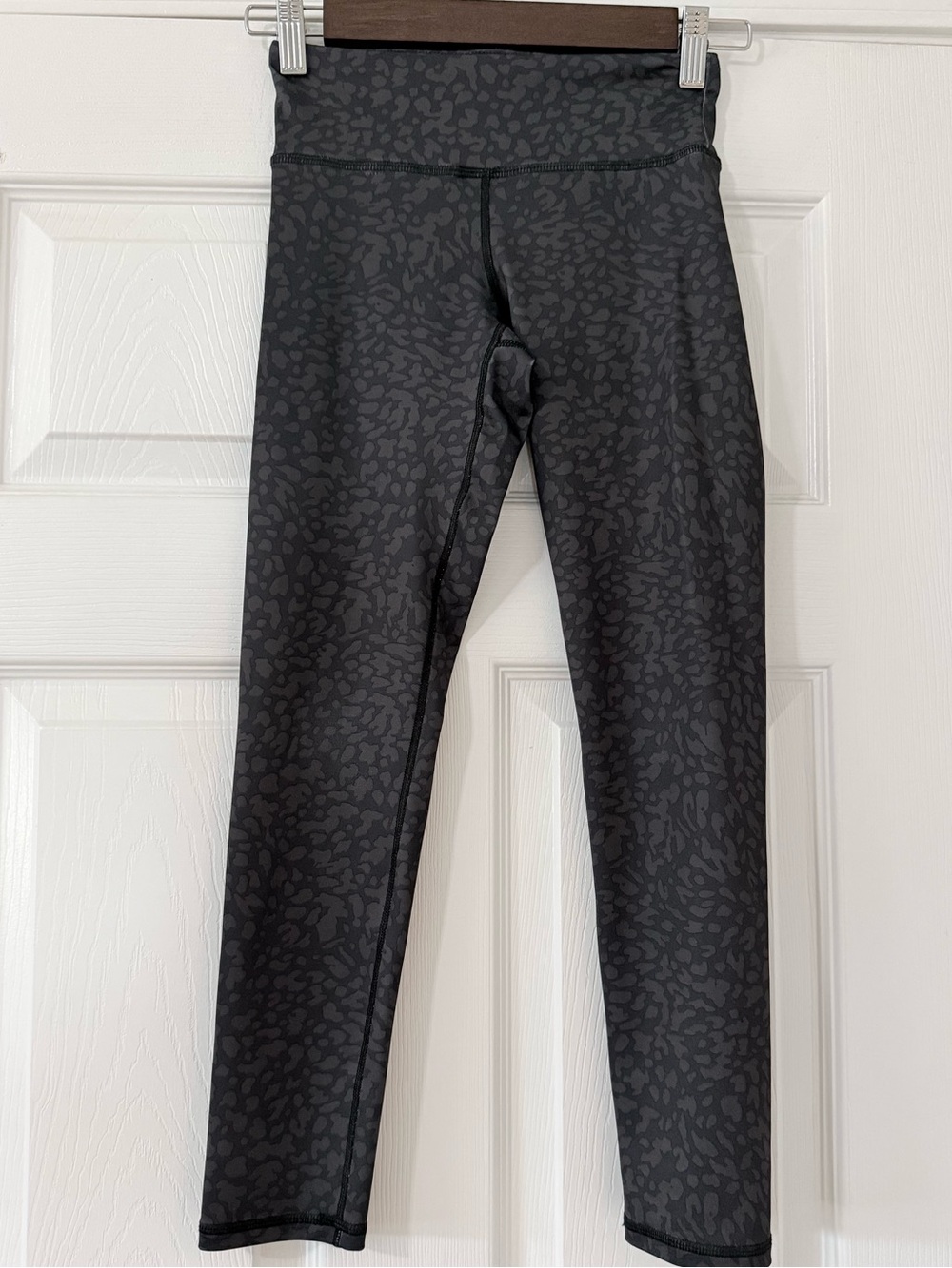 Girls Old Navy Cheetah Active Go Dry Leggings- Size 8